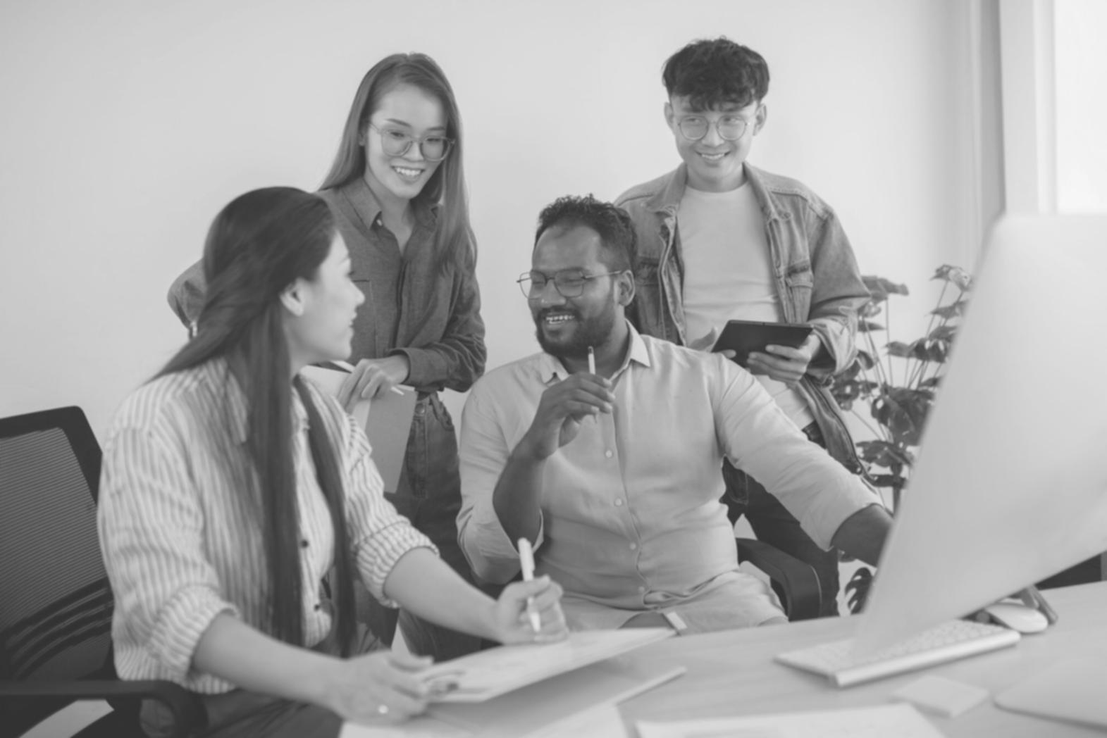 Sessione di formazione pratica in aula con attrezzature professionali